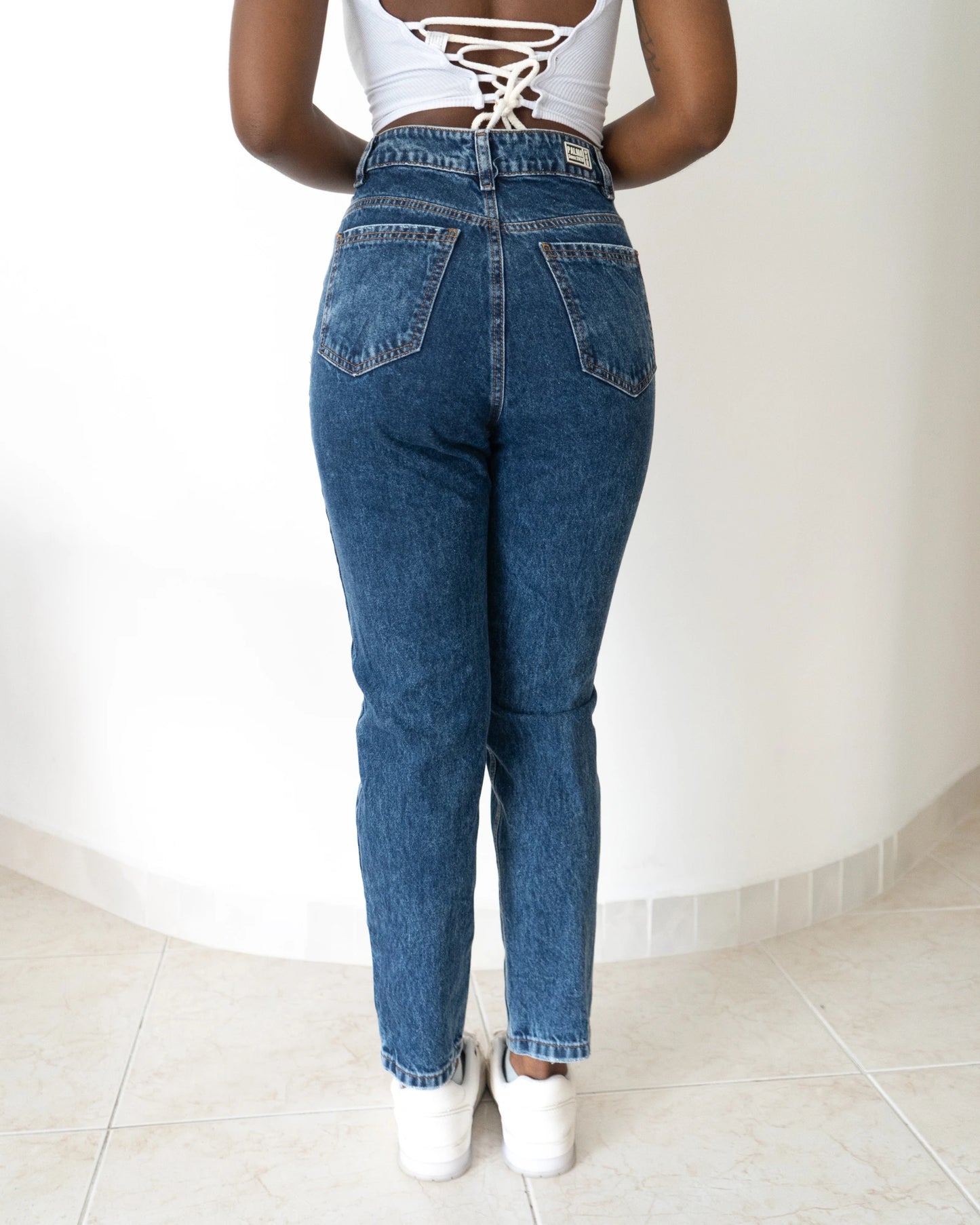 Mom Jeans Oscuro Básico