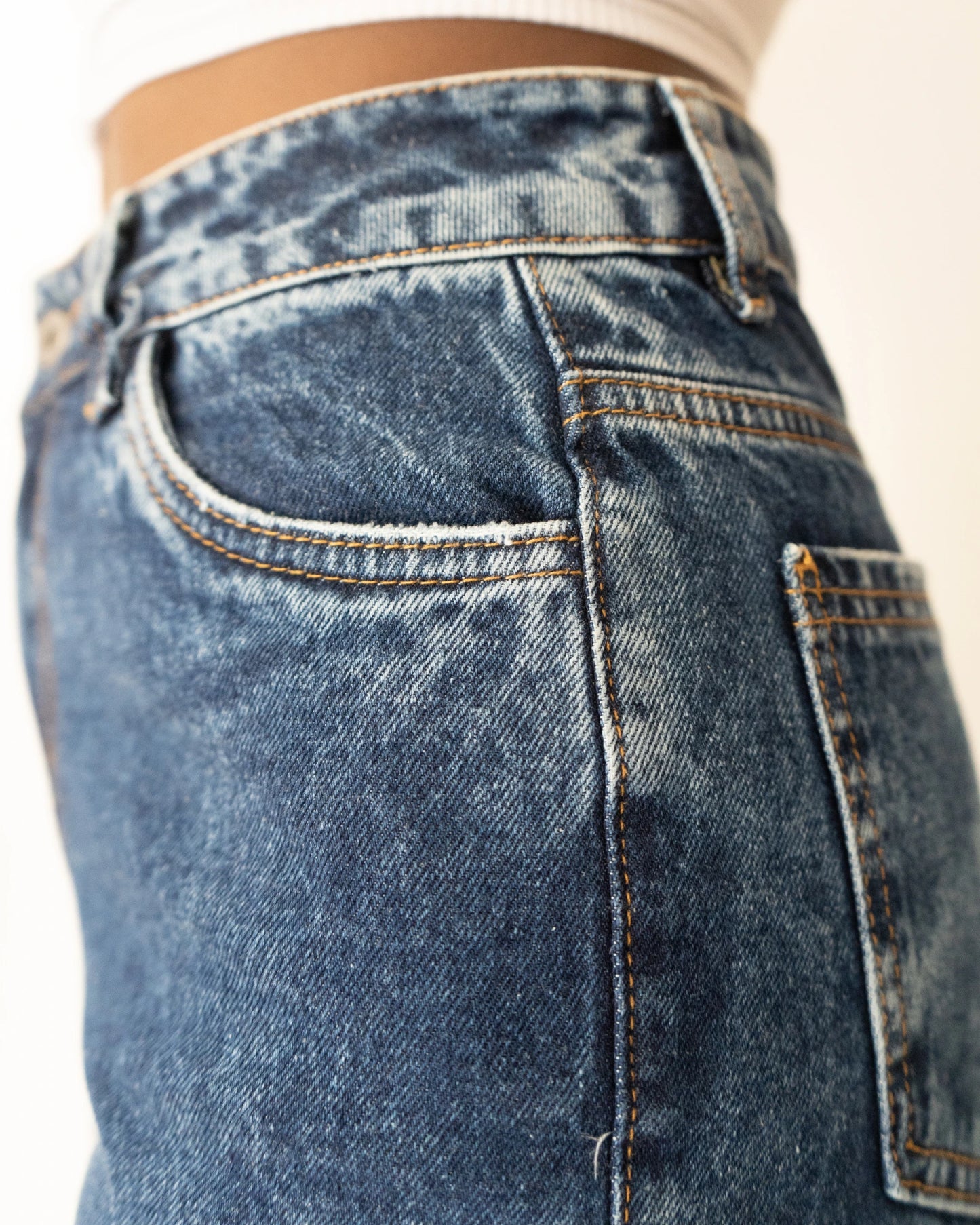 Mom Jeans Oscuro Básico