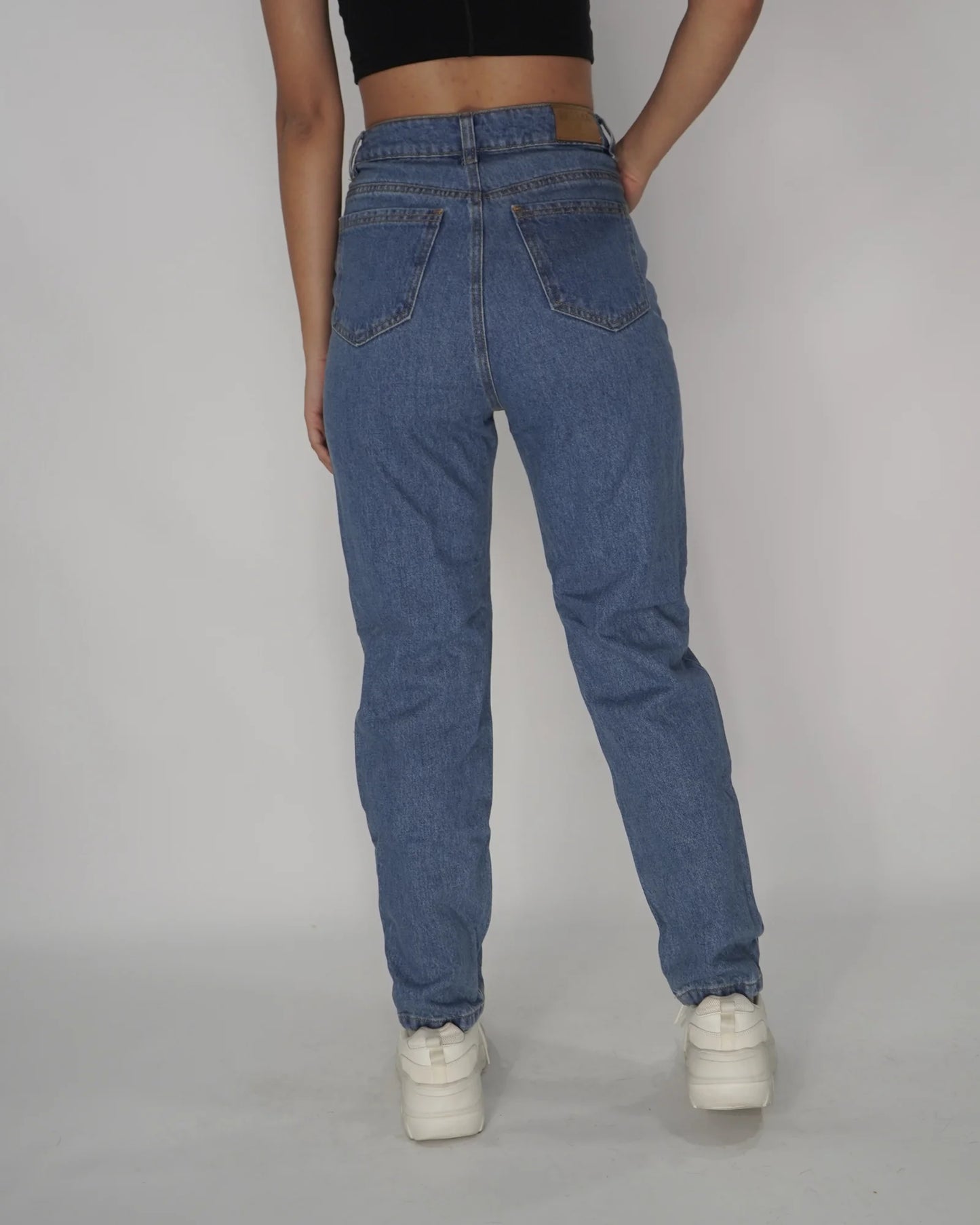 Mom Jeans Medio Roto
