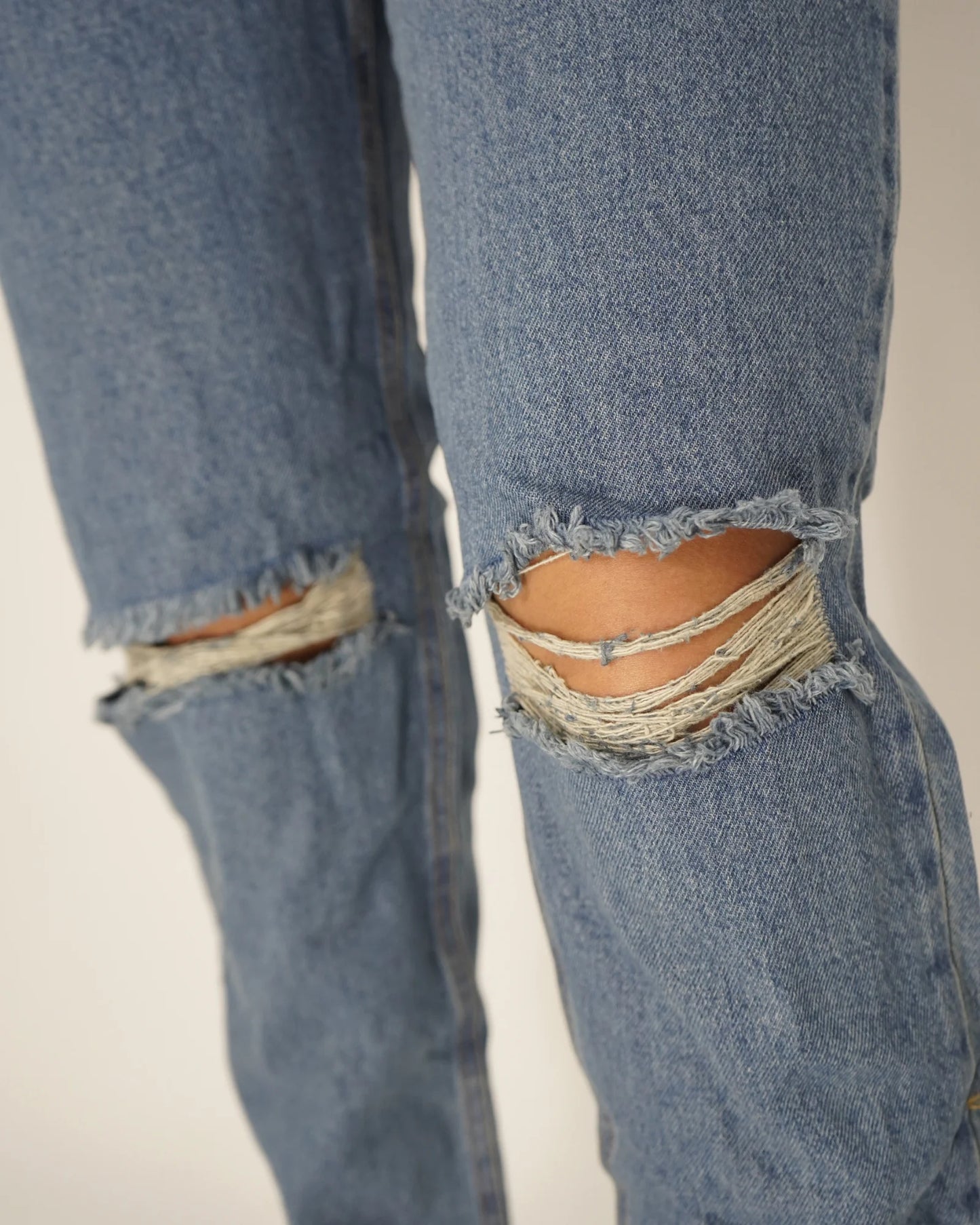Mom Jeans Medio Roto