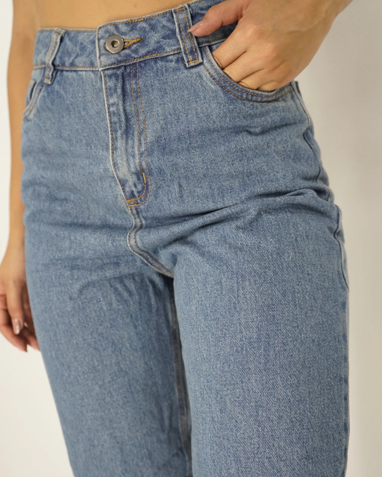 Mom Jeans Medio Roto