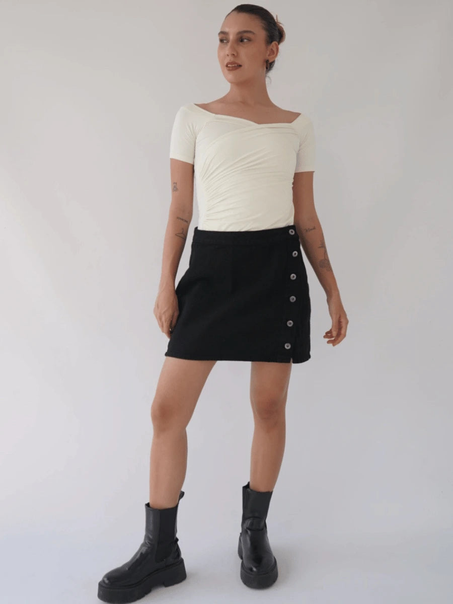 Falda Botón Lateral Tono Negro