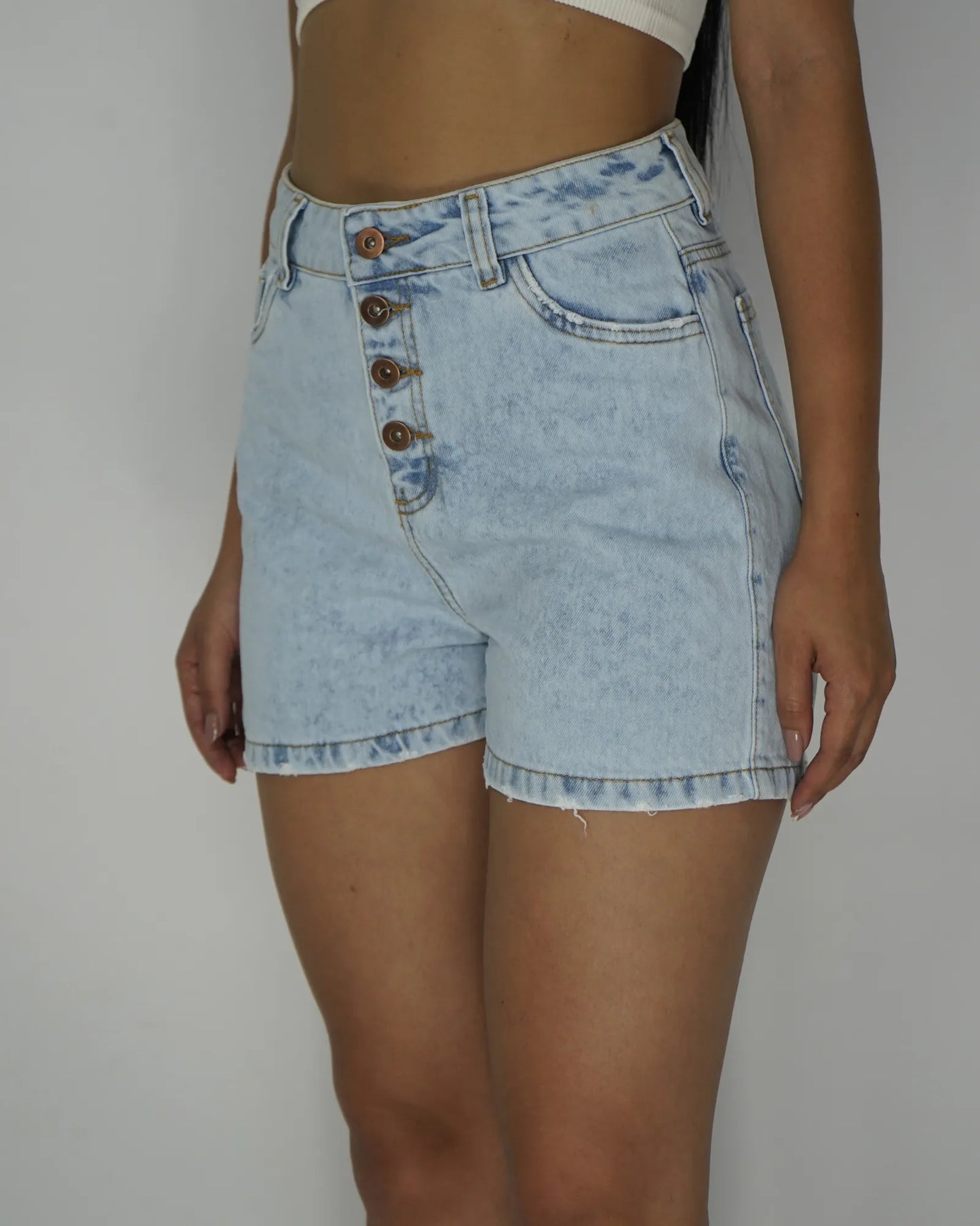 Short Botones Claro