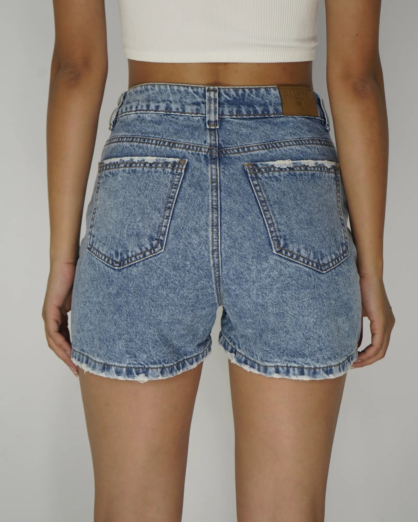 Short Botones Medio