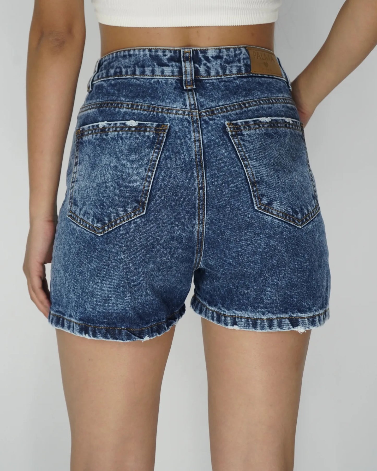 Short Botones Oscuro