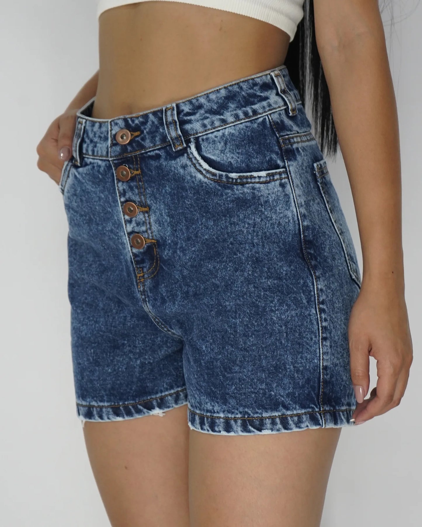 Short Botones Oscuro