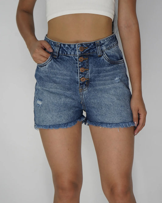 Short Botones Medio Desflecado